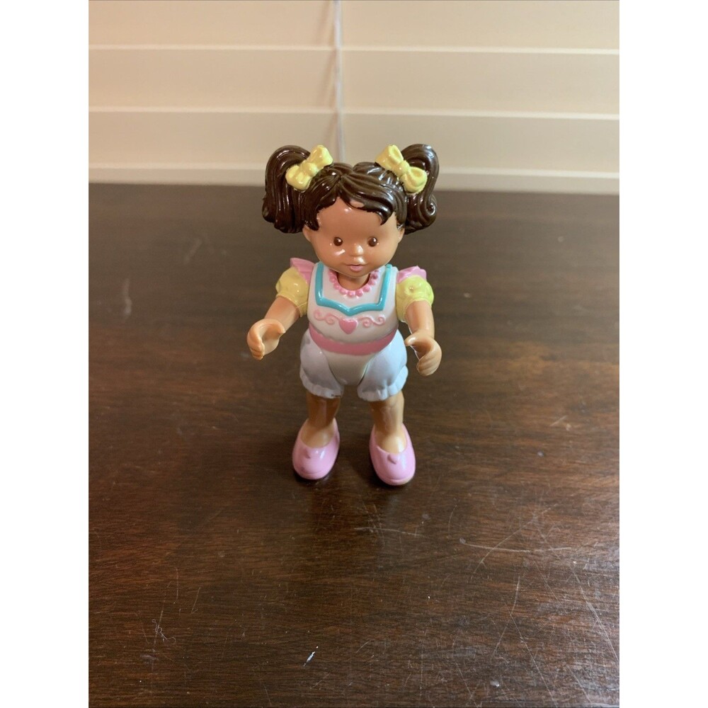 Fisher-Price Loving Family Dollhouse 1995 Hispanic Child Girl Sister Doll Figure